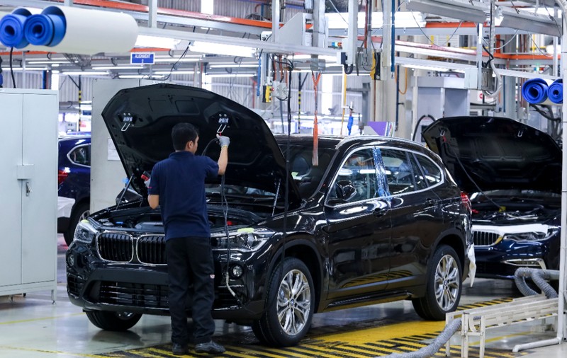 Rușii produc în secret BMW-uri contrafăcute: cum sunt realizate mașinile de lux din kiturile abandonate de germani