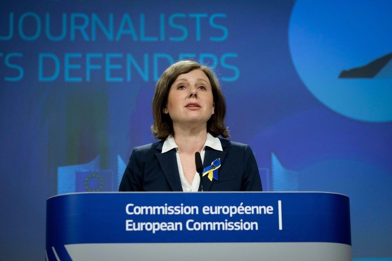Věra Jourová, vicepreședintele Comisiei Europene pentru valori și transparență, va vizita un centru de primire a refugiaților. Foto: Profimedia