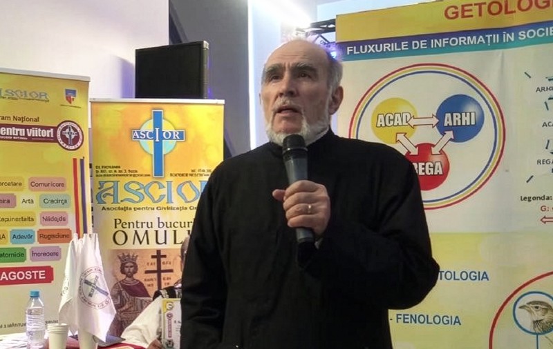 Cazul profesorului din Buzău care promova la școală legionarismul și pe Călin Georgescu. Dosarul penal, închis de procurori pentru că nu există „interes public”