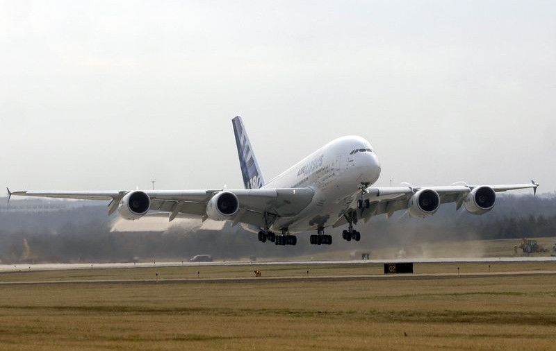 80% din accidentele Air France, provocate de factori umani