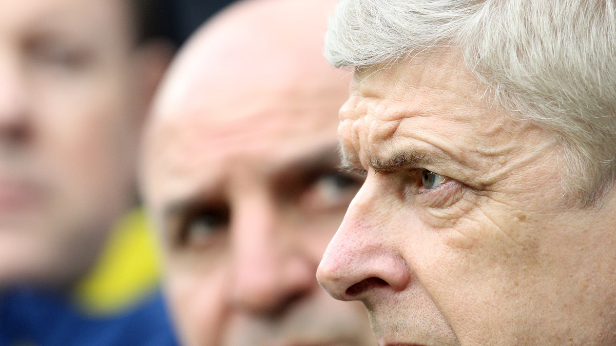 Arsene Wenger, ironizat de un fan orb