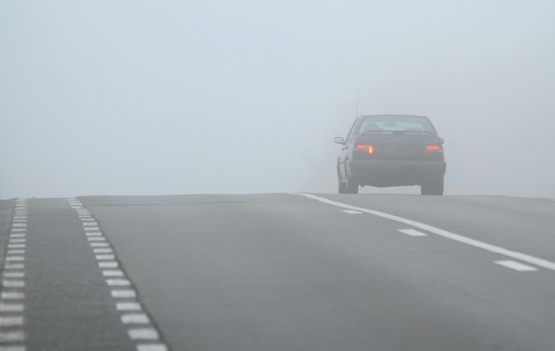 Avertisment de ceaţă deasă cu vizibilitate redusă pe autostrăzile A3 Bucureşti – Ploieşti şi A7 Ploieşti - Buzău și șosele din câteva județe din țară