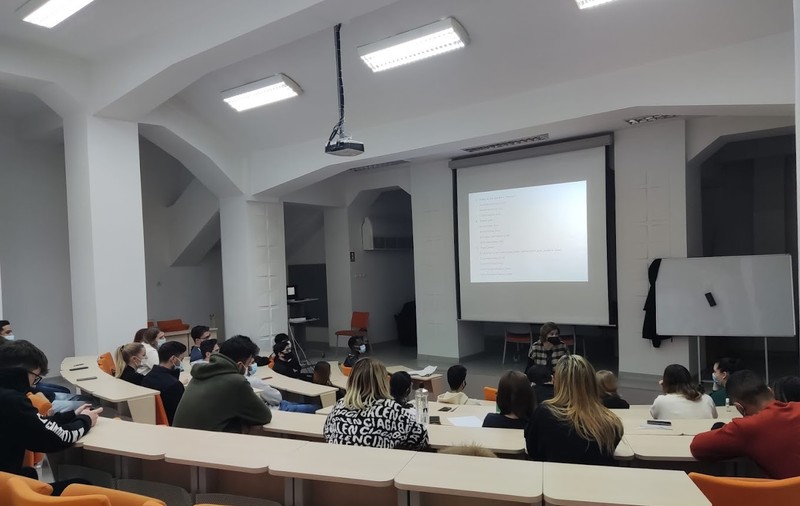UMF Craiova își extinde oferta educațională: Va forma ofițeri medici și subofițeri sanitari