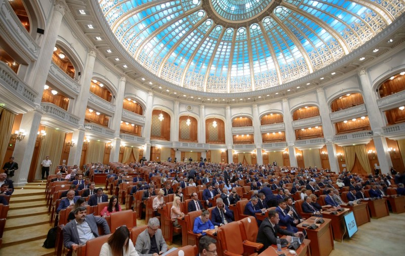 Parlamentul, convocat pentru a vota revocarea lui Niculae Bădălău de la Curtea de Conturi, după ce a fost arestat preventiv
