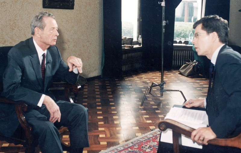 INTERVIU. Producătorul celui mai nou documentar despre regele Mihai: „Câți oameni pot să zică: «Când am luat masa cu Hitler...»?”