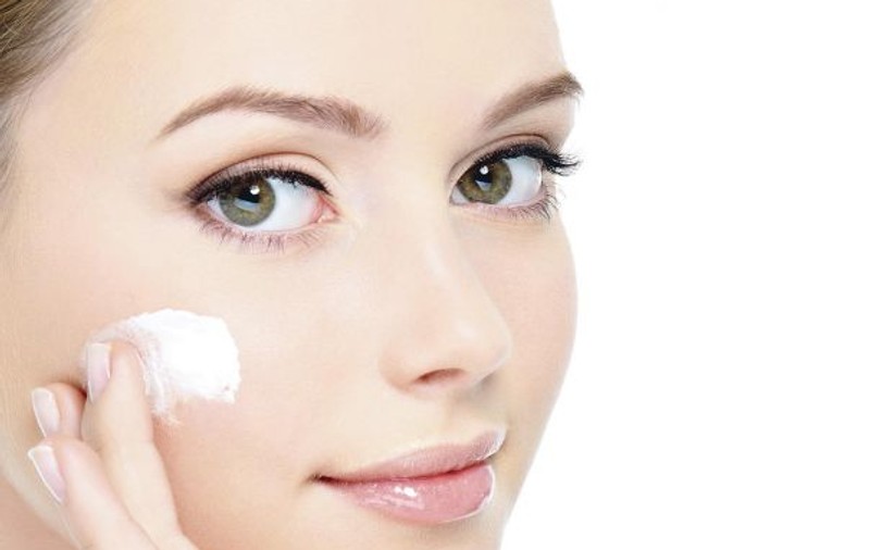 DECIZIE DE ULTIM MOMENT: Cosmeticele sunt luate în vizor de Ministerul Sănătății