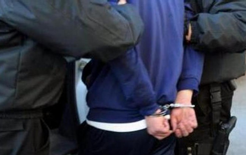 Fratele bărbatului împuşcat la Săcele, arestat preventiv după ce l-a ameninţat pe poliţistul care a tras cu pistolul