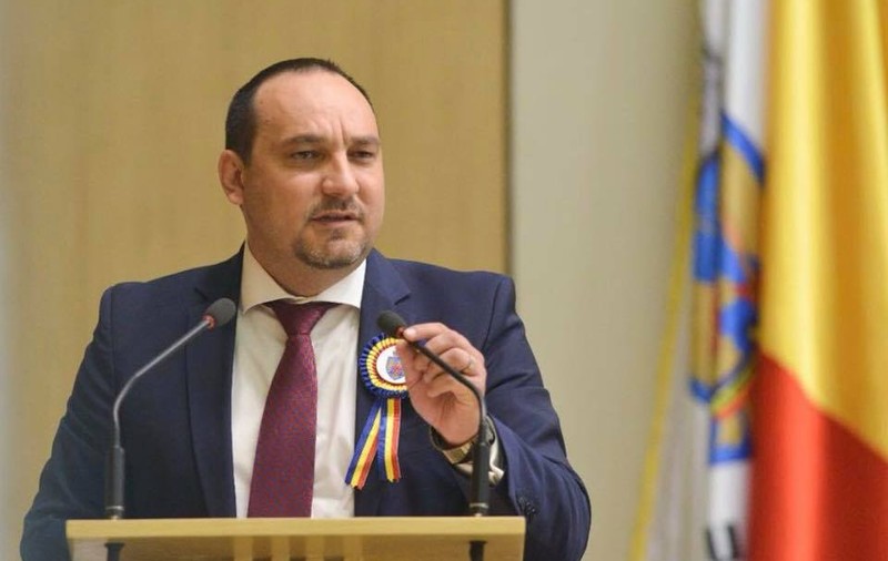 Să vă fie rușine, domnule senator! În plină epidemie, ultimul lucru de care avem nevoie de la dumneavoastră este să răspândiți ură