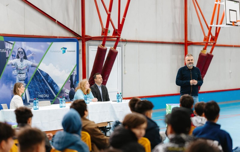 Fundația Tinmar - „Educație pentru viitor”: 413 burse pentru elevii din sectorul 3, București