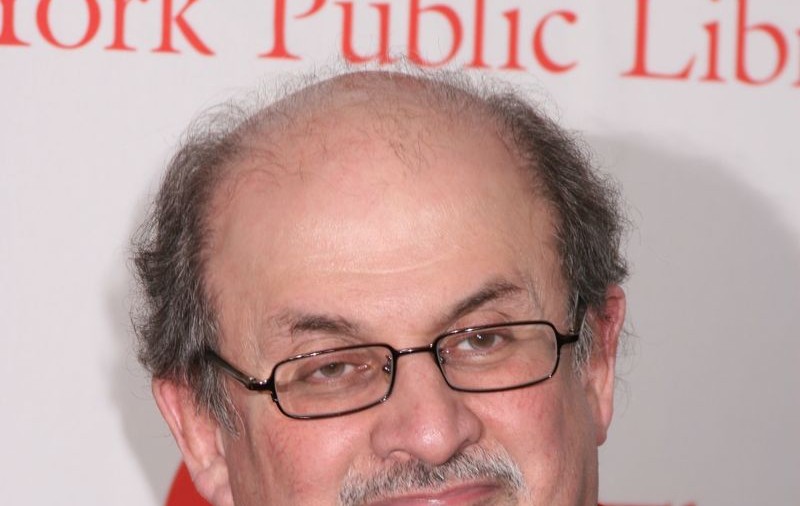 Scriitorul Salman Rushdie vine în România
