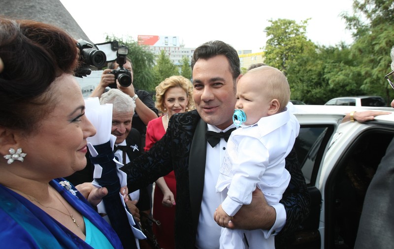 Ionuț Dolănescu ȘI-A BOTEZAT băiețelul! Cât de frumos e micuțul | FOTO