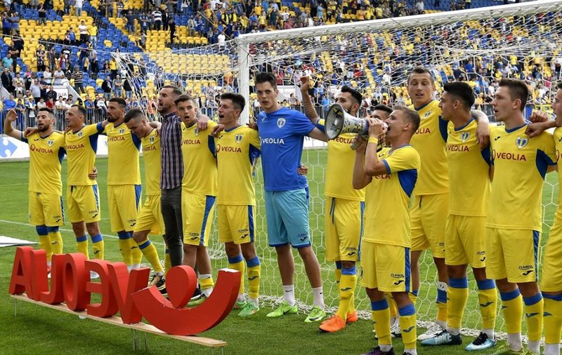 Liga 2, sezonul 2018-2019: promovează patru echipe, a cincea dă baraj cu Liga 1! Liga 1 cu 16 echipe. Luni are loc Comitetul Executiv al FRF