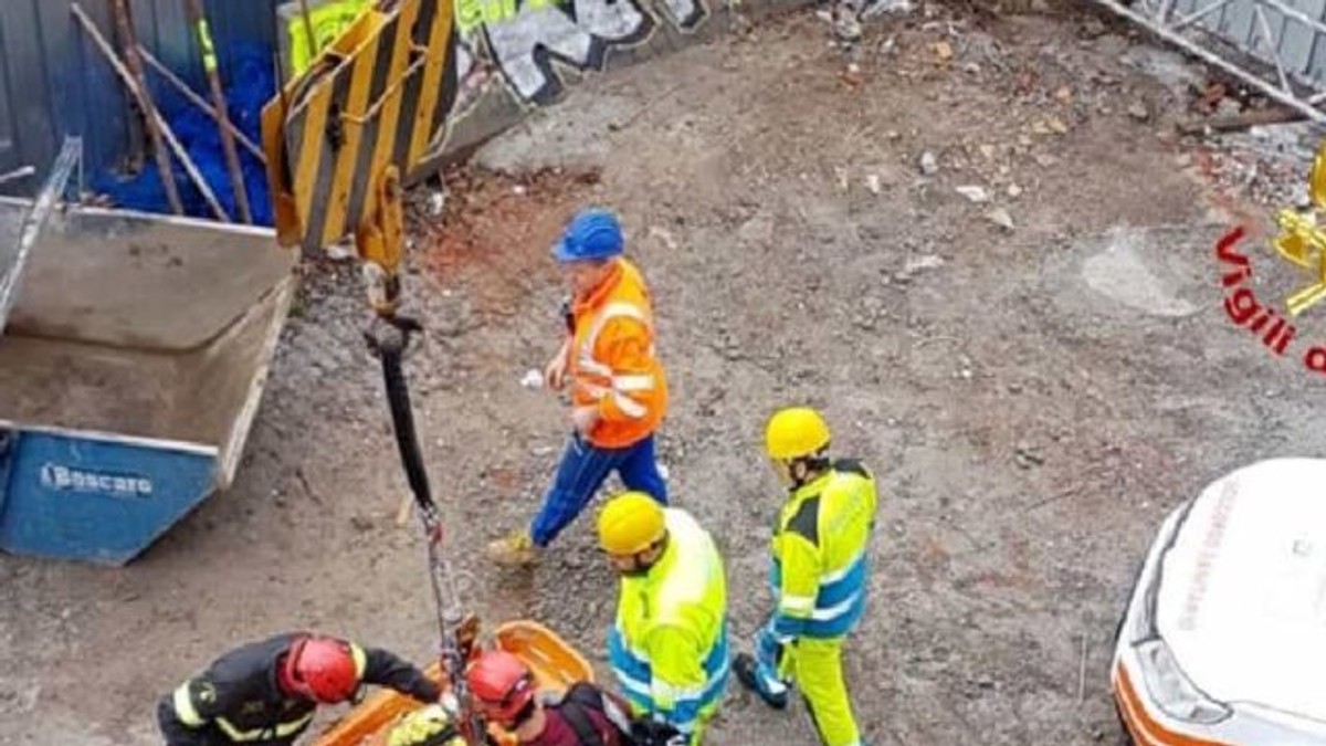 Un român care muncea în construcții în Italia a căzut de pe o schelă. Colegii au spus că a fost accidentat de o mașină