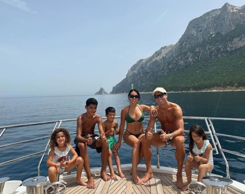 Cristiano Ronaldo e bun de plată, dacă o părăsește pe Georgina Rodriguez. 100.000 de euro lunar, până la sfârșitul vieții