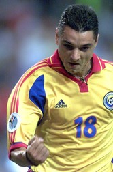 Ionel Ganea a devenit eroul României, după ce a transformat cu sânge rece penaltyul care a consființit victoria cu Anglia, singura din istoria naționalei României la un turneu final de Campionat European (ELECTRONIC IMAGE) EPA PHOTO /MICHELE LIMINA