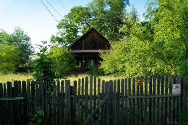 Sediul AV Bârsa din Râşnov se află lângă un parc de distracţii pentru copii