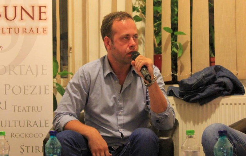 Scriitorul Luca Dinulescu se alătură campaniei #MeToo și povestește cum a fost agățat de un bărbat. ”Te roagă fratili tău frumos...”