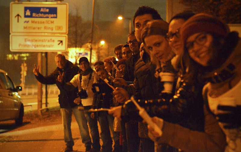 ALEGERI PREZIDENȚIALE 2014. Românii din DIASPORA, cozi impresionante la urne FOTO&VIDEO