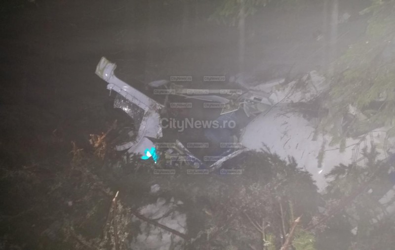 18+ FOTOGRAFII CUTREMURĂTOARE de la locul în care s-a prăbuşit avionul pilotat de Adrian Iovan | FOTO