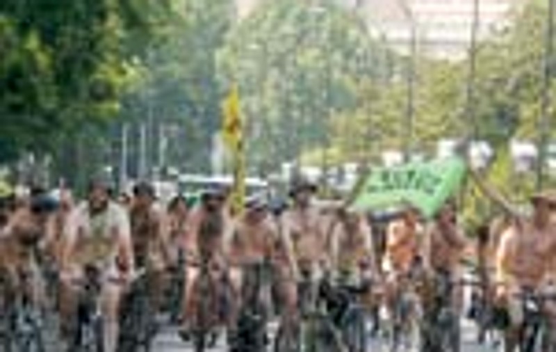 300 de biciclisti goi au manifestat in Madrid