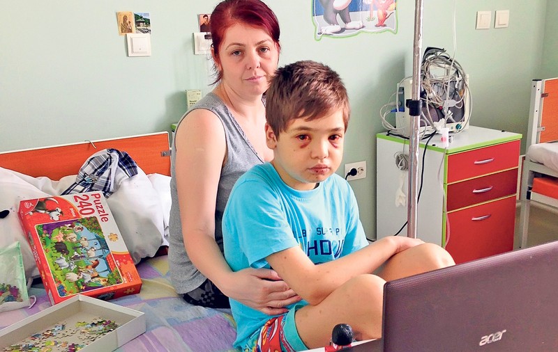 Apelul nostru a avut efect! Mii de oameni au stat la cozi, ieri, pentru a-i salva pe românii care au nevoie de sânge
