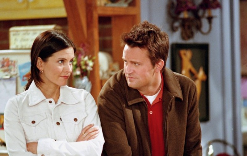 Actorii din Friends, poză de 2 milioane de like-uri. Cum s-au fotografiat Courteney Cox și Matthew Perry