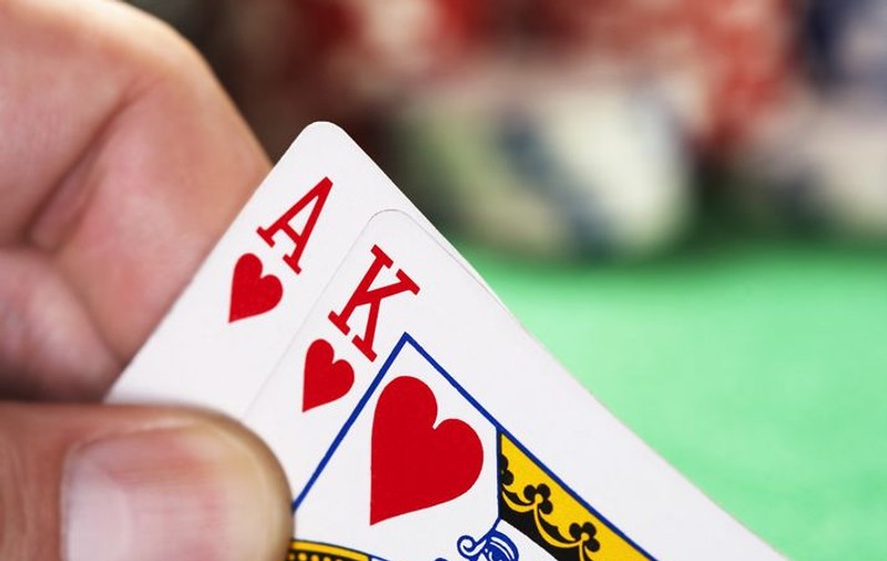Un ziarist a câştigat turneul de poker de la Bucureşti