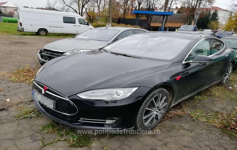 O Tesla în valoare de peste 50.000 de euro, furată în Norvegia, a fost găsită parcată în Suceava