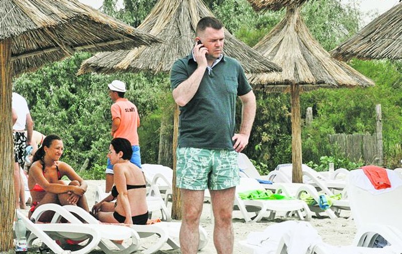 Vasile Şiman, finanţatorul Sportului, nu şi-a mai plătit angajaţii de un an, iar aceştia au intrat în grevă: Patronul se distrează... jucătorii fac foamea