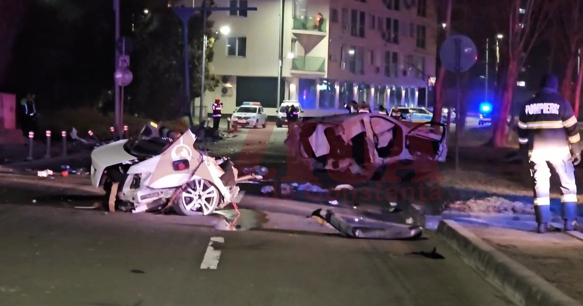 accident grav in constanta, o masina mercedes rupta in doua, jumatate pe carosabil, jumatate pe iarba