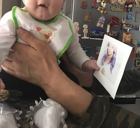 Andreea Bălan și-a pozat fetița în bucătărie. Ce ține Ella în mână. “Stă și privește minute în șir”