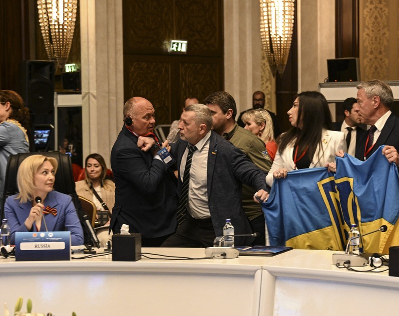 Altercație și îmbrânceli între delegațiile Rusiei și Ucrainei, la un forum din Ankara. VIDEO