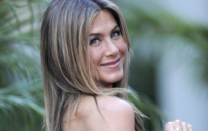 Video | Ce voce are Jennifer Aniston! Ascult-o cântând o serenadă