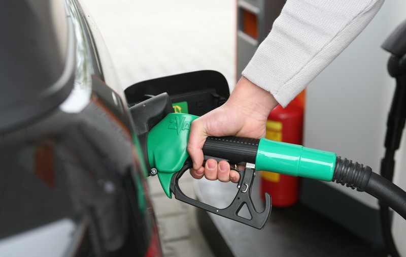 Ministrul energiei: Urmărim cu atenţie prețurile la carburanți şi, dacă va fi cazul, vom lua şi acolo măsuri