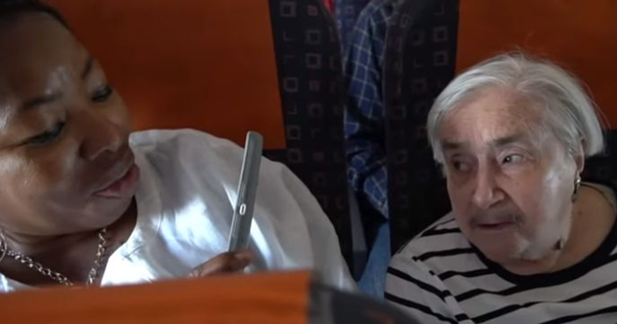 O pensionară a zburat pentru prima dată cu avionul la vârsta de 95 de ani