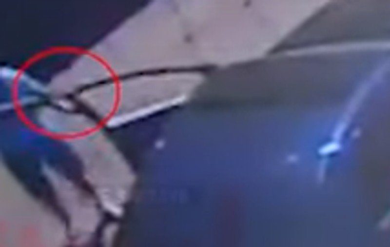 „M-a împușcat cu cel puțin 11 bile în cap și în față”. Filmare cu o bătaie între doi șoferi, în Rădăuți