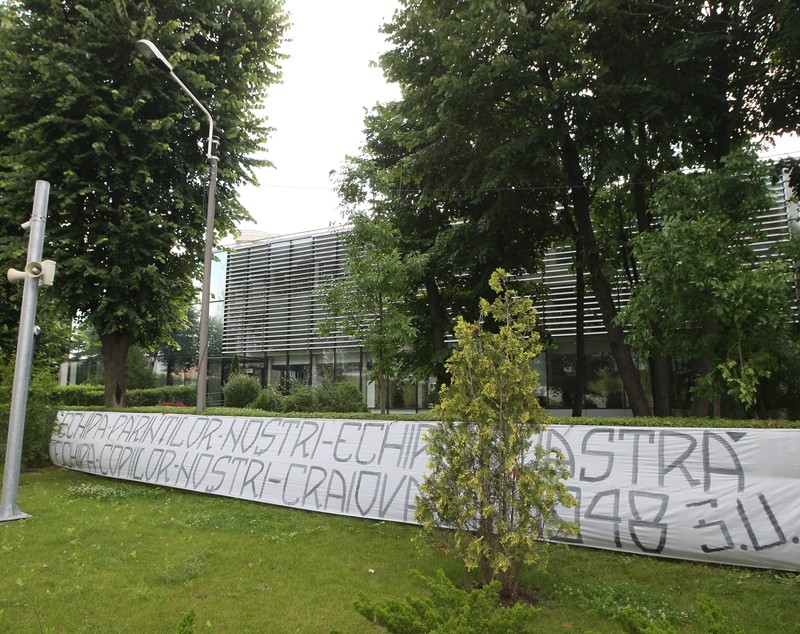 Burleanu, PE VIAŢĂ la FRF. 4 milioane €, "EVAPORAŢI". Sandu, DECAPITAT