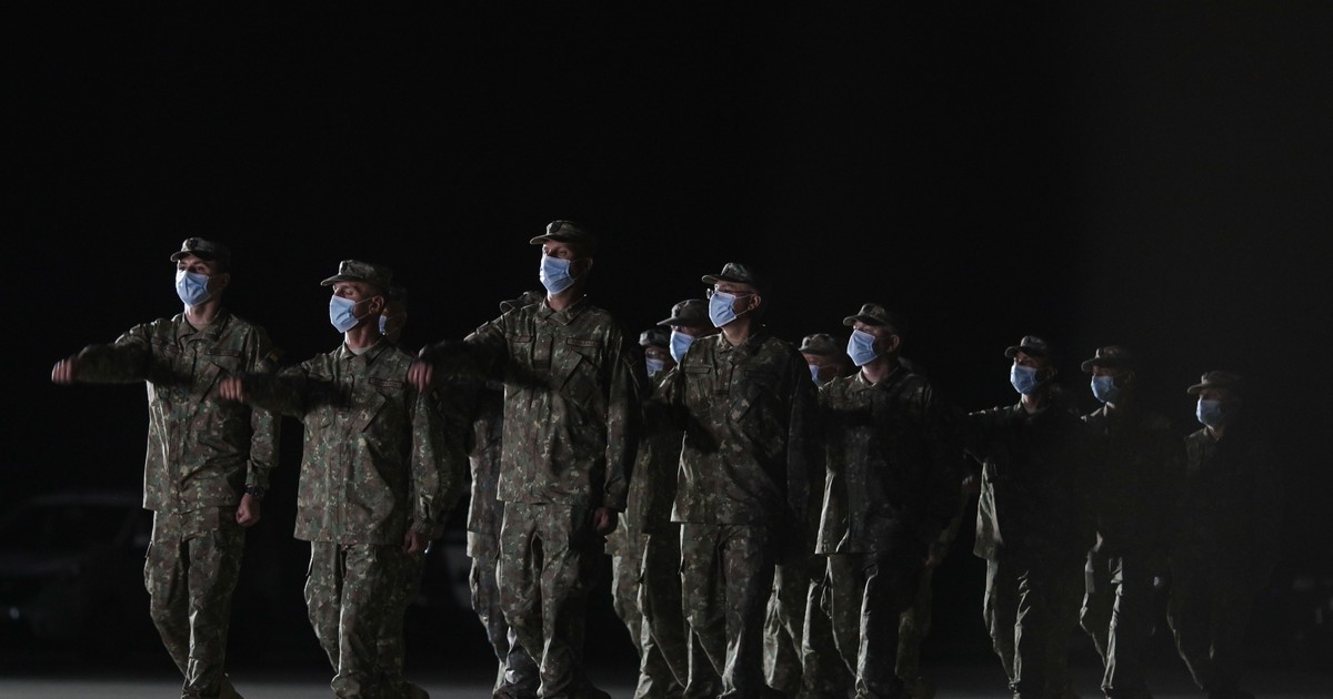 Ceremonie de repatriere a ultimului detaşament românesc din Afganistan foto: Inquam Photos /Octav Ganea