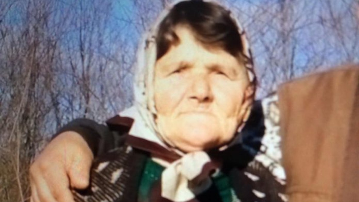 O bătrână care fusese dată dispărută de familie a fost găsită moartă chiar în propria curte! A murit în condiții groaznice