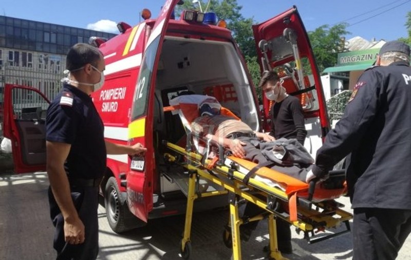Un inginer de la o primărie din Iași a căzut pe scări și s-a lovit la cap. De ce este accident de muncă