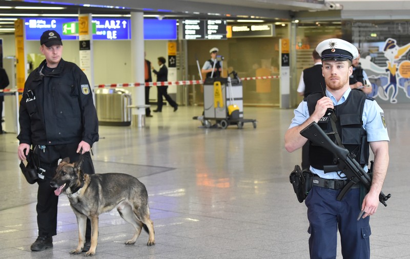 UPDATE | Aeroportul din Hamburg a fost evacuat. Peste 50 de oameni au avut nevoie de îngrijiri
