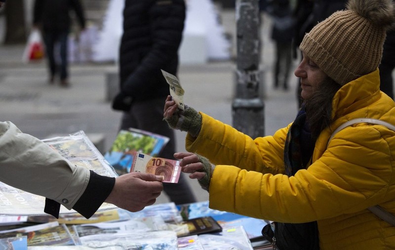 Comercianții din Bulgaria se plâng de trecerea la euro: „Nu avem rest. Preferăm leva”