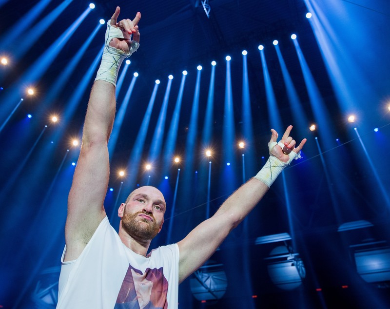 E nebun, Doamne! Tyson Fury s-a pus pe cântat! / FOTO&VIDEO