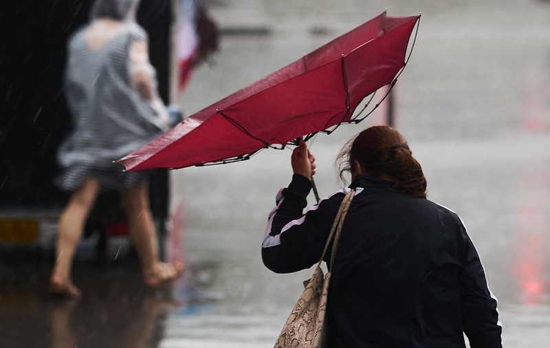 Furtună puternică în București: ANM a emis un cod portocaliu de vijelii și grindină pentru această seară. A fost emisă avertizare RO-Alert