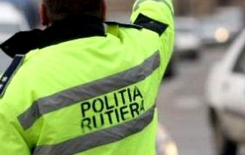 Ciocnire în lanț a patru mașini într-un sat din Neamț. Printre victime sunt și copii