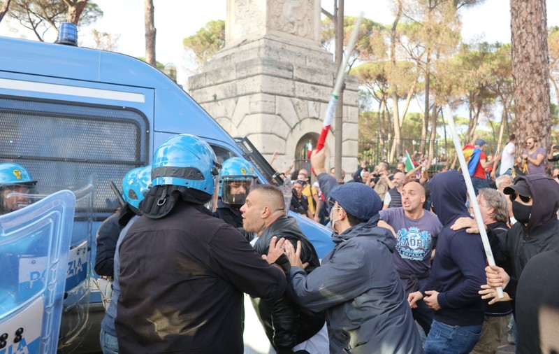 Peste opt ani de închisoare pentru liderii unor partide de extremă-dreapta din Italia care au participat la protestele violente anti-COVID din 2021