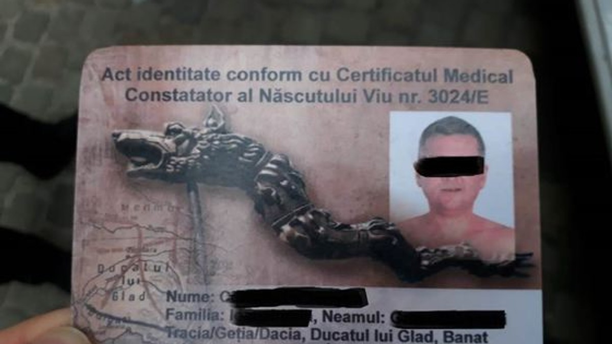 Un șofer a fost amendat de polițiști după ce le-a prezentat un buletin pe care scria "născut viu din Ducatul lui Glad"
