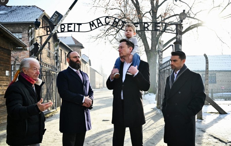 Elon Musk a făcut o vizită privată la lagărul de exterminare de la Auschwitz, după ce anul trecut s-a prezentat ca fiind un "evreu ambiţios" | VIDEO