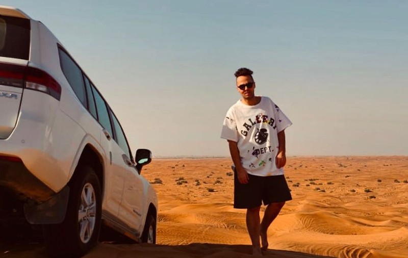 Tudor Ionescu de la Fly Project, peripeții în Dubai: „Începeam să ne simțim rău”. Ce a pățit artistul în deșert