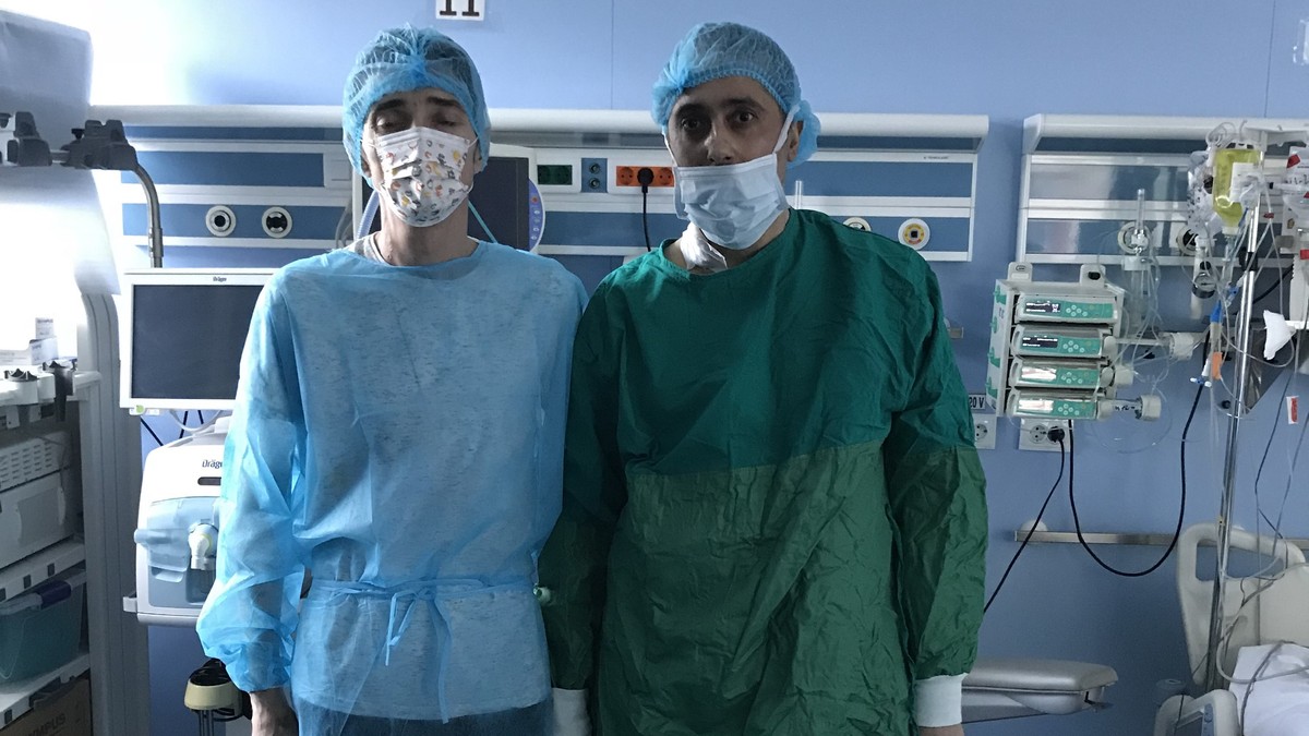 Cei doi pacienti cu transplant de plămâni, primii din România, la Spitalul Sf Maria